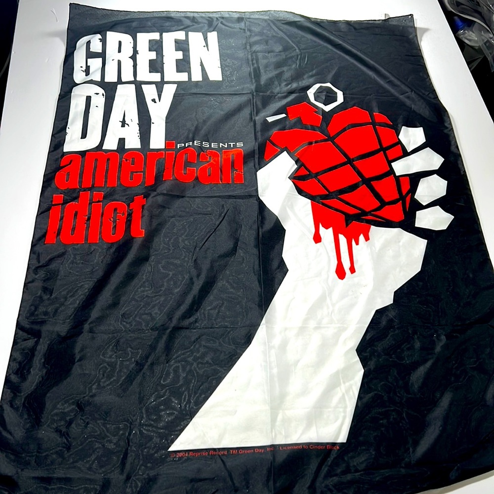 Green Day | Green Day Presents American Idiot Flag // 41 x 30.5
